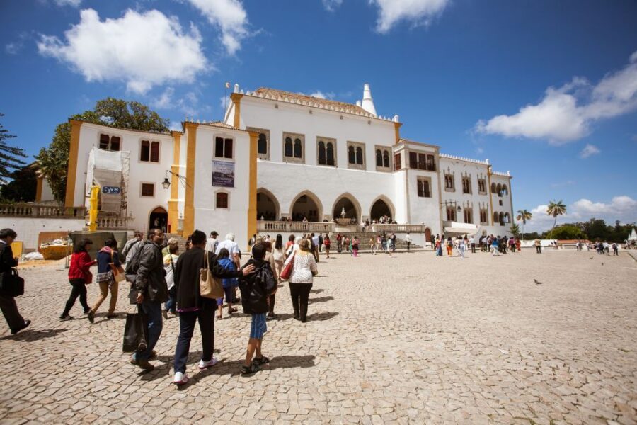 Sintra: Half-Day Tour with Royal Palace Ticket - Cascais and Estoril: seaside views, quick snapshots, and casino scenery