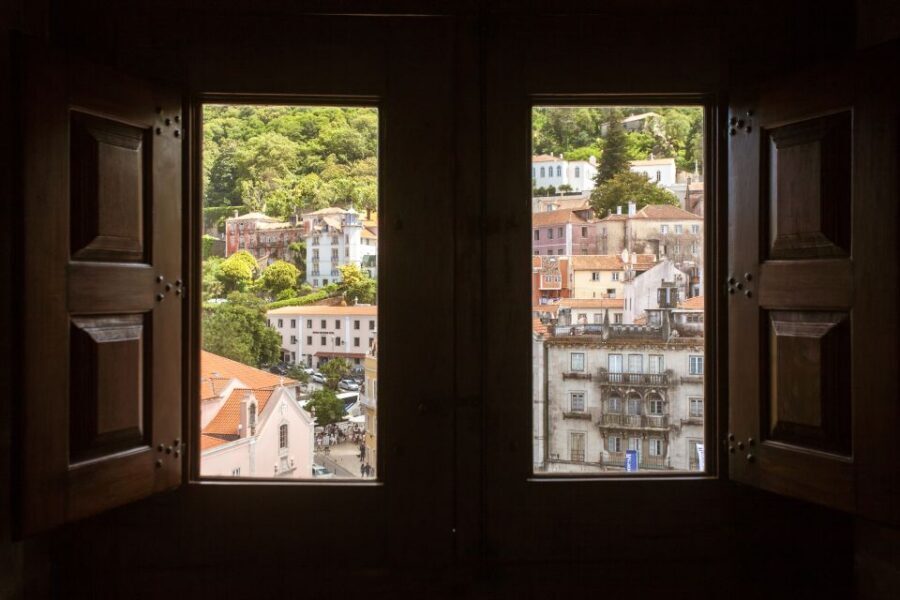 Sintra: Half-Day Tour with Royal Palace Ticket - Should you book this Royal Palace half-day tour?